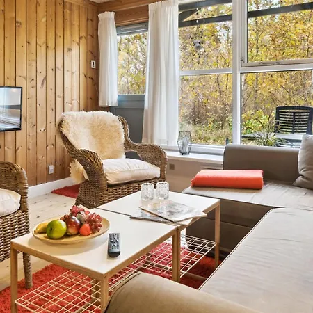Rubi - 250m From The Sea By Interhome